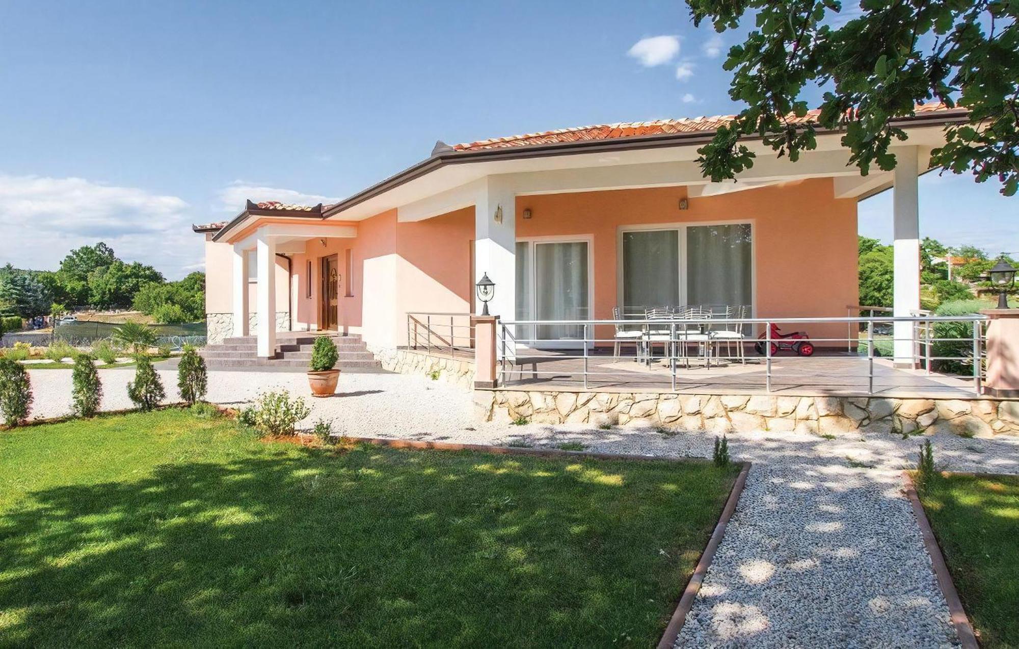 Holiday home Charmantes In Marceljani Mit Privatem Pool *